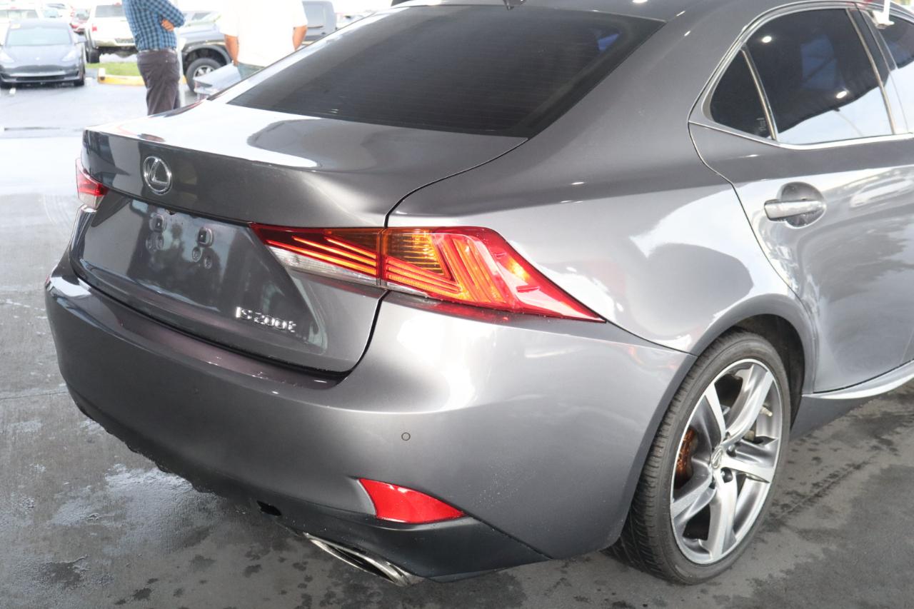 Lexus IS IS Turbo RWD 2017