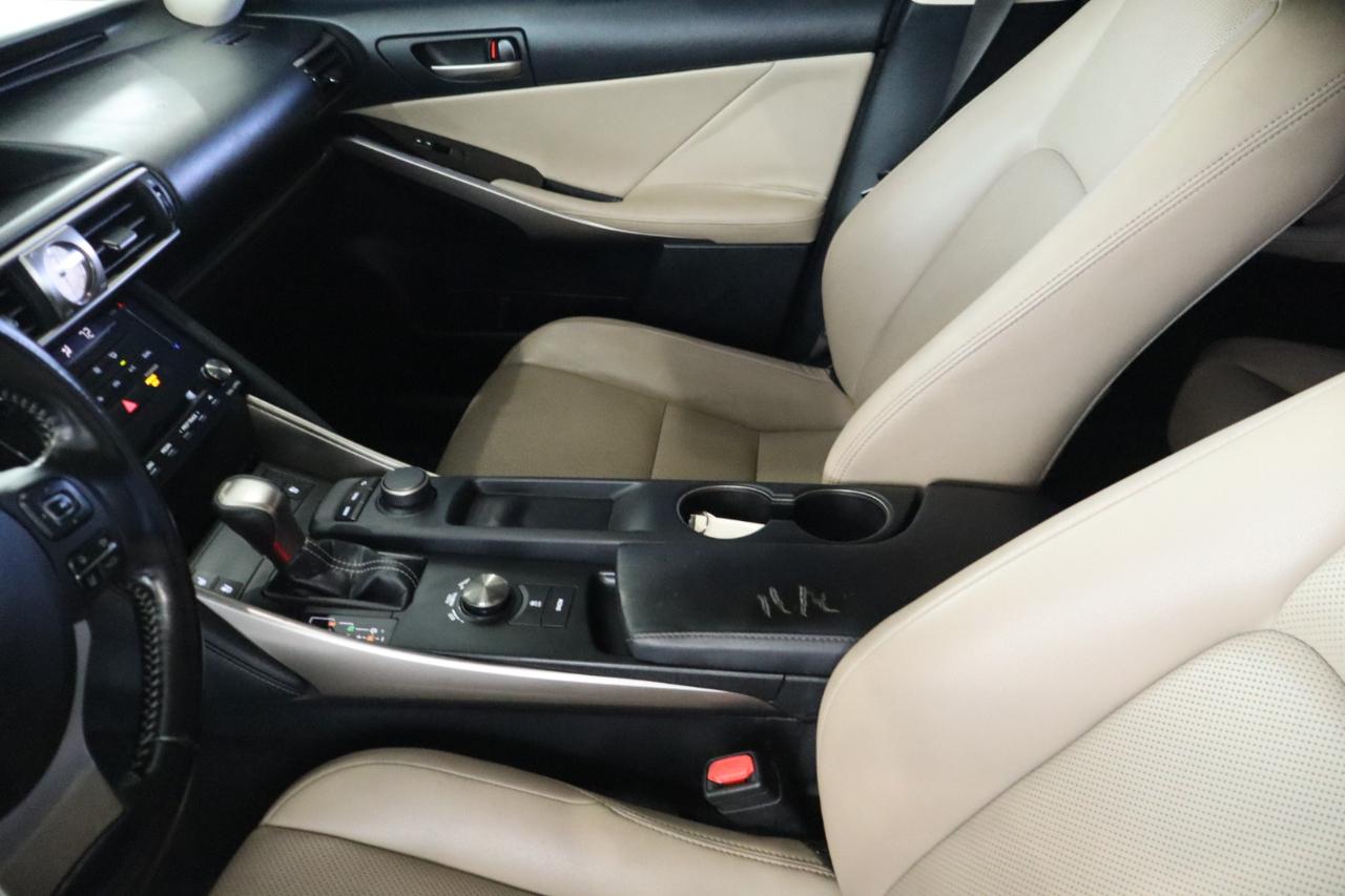 Lexus IS IS Turbo RWD 2017