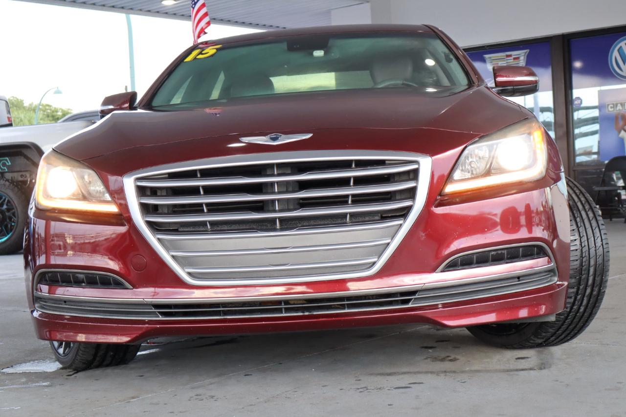 Hyundai Genesis 4dr Sdn V6 3.8L RWD 2015