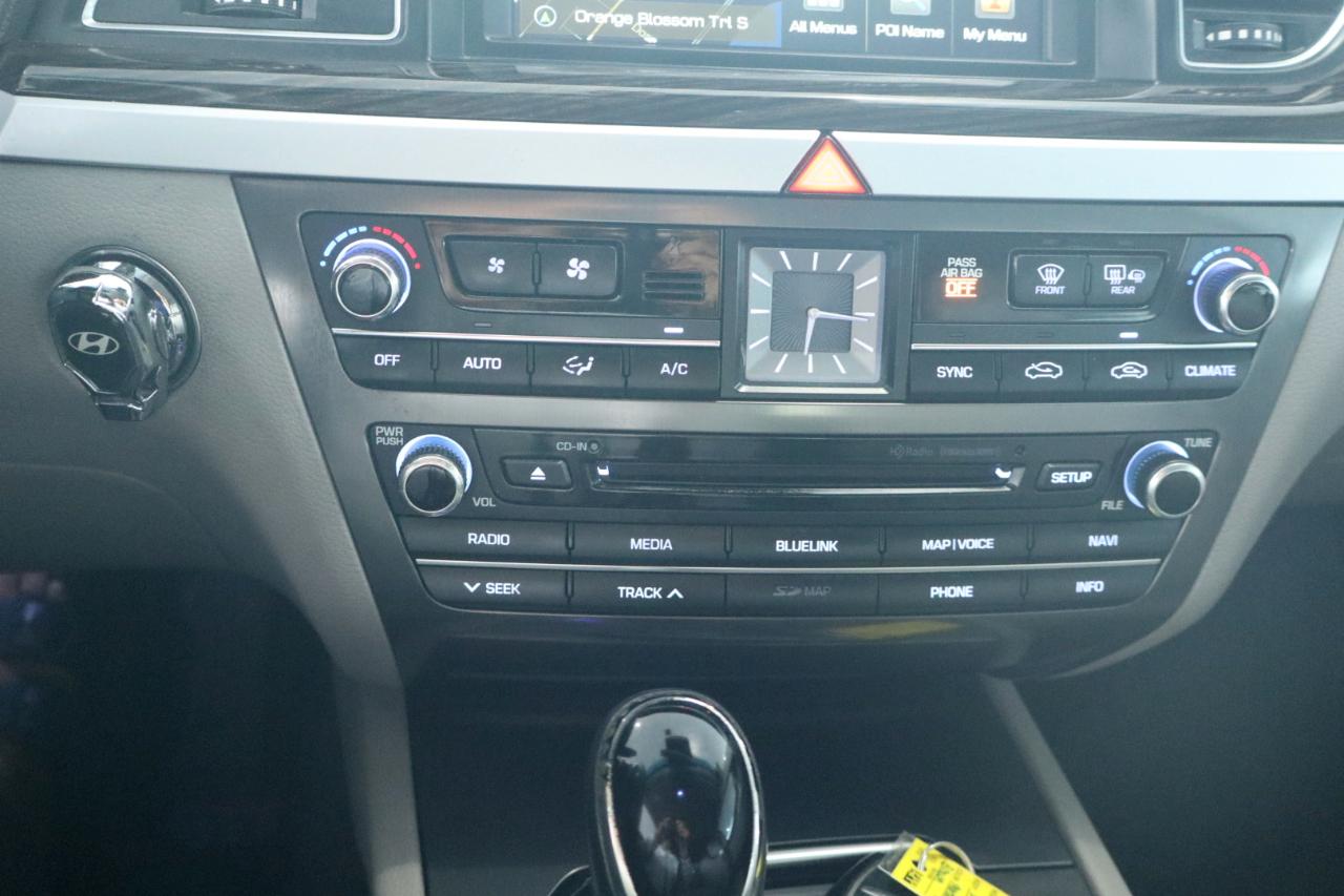 Hyundai Genesis 4dr Sdn V6 3.8L RWD 2015