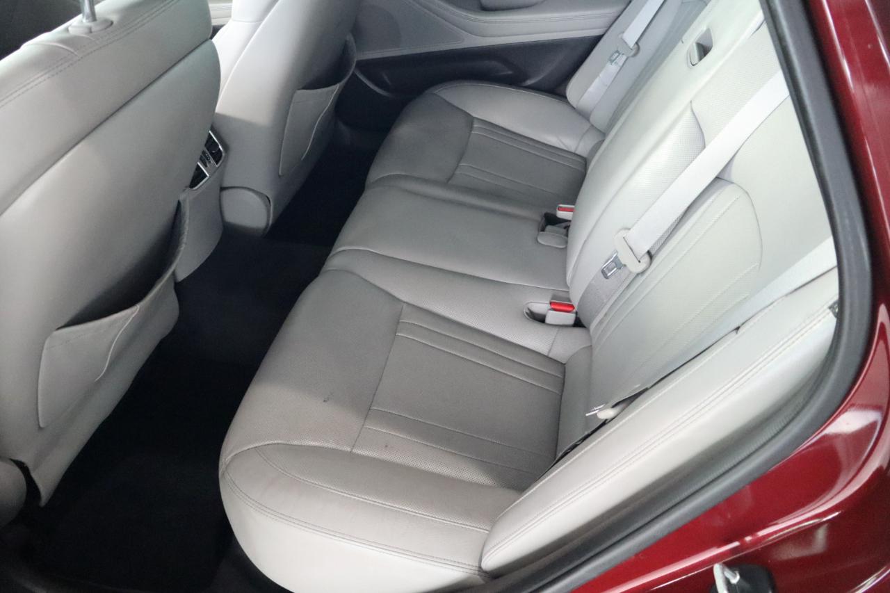 Hyundai Genesis 4dr Sdn V6 3.8L RWD 2015