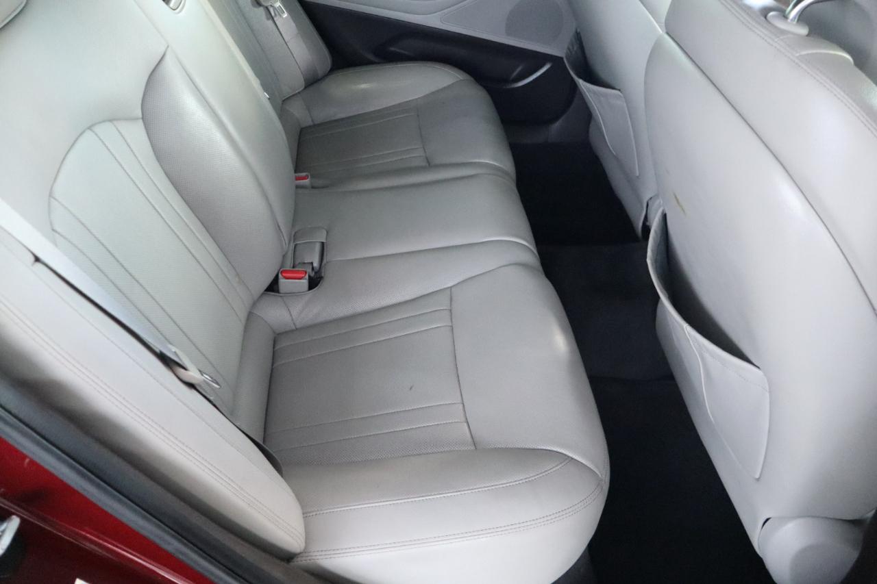 Hyundai Genesis 4dr Sdn V6 3.8L RWD 2015