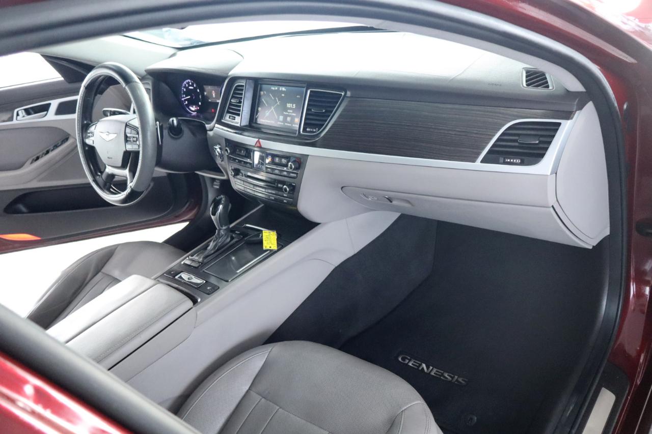 Hyundai Genesis 4dr Sdn V6 3.8L RWD 2015