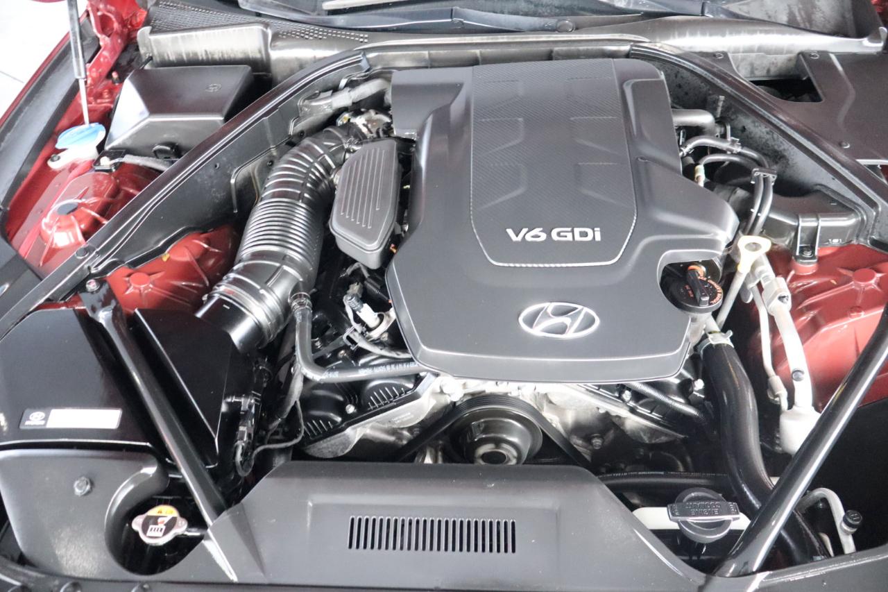 Hyundai Genesis 4dr Sdn V6 3.8L RWD 2015