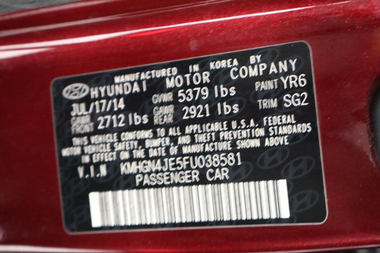 Hyundai Genesis 4dr Sdn V6 3.8L RWD 2015