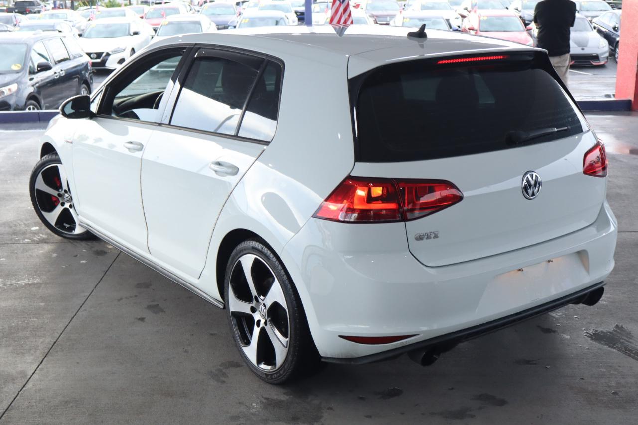 Volkswagen Golf GTI 2.0T 4-Door S DSG 2017