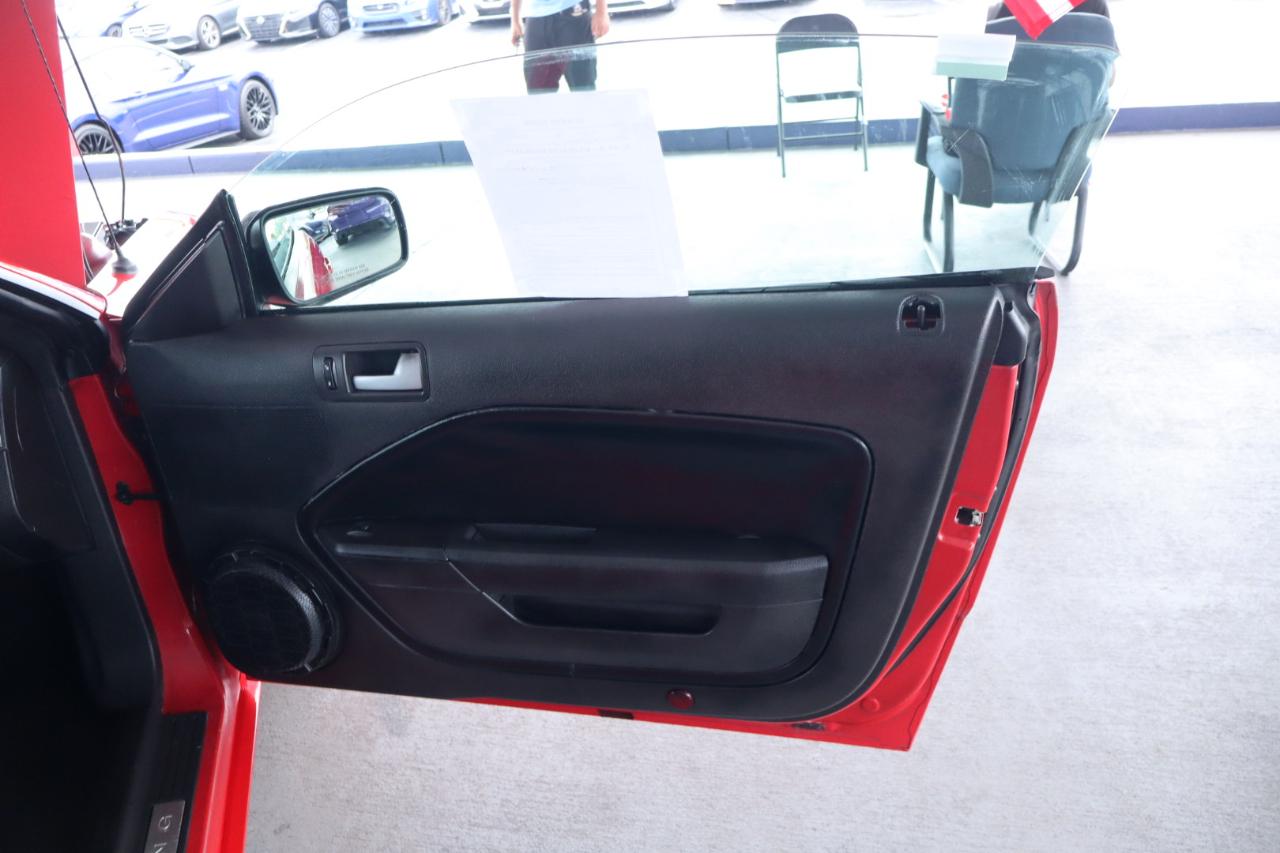 Ford Mustang 2dr Cpe GT Deluxe 2008