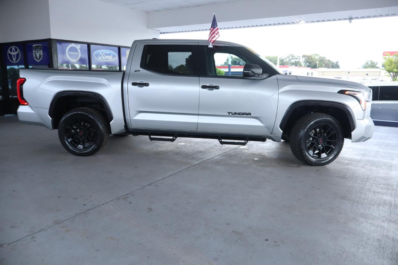 Toyota Tundra 4WD SR5 CrewMax 5.5' Bed (Natl) 2023