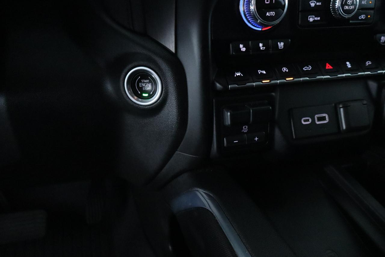 GMC Sierra 1500 4WD Crew Cab 147" AT4 2021