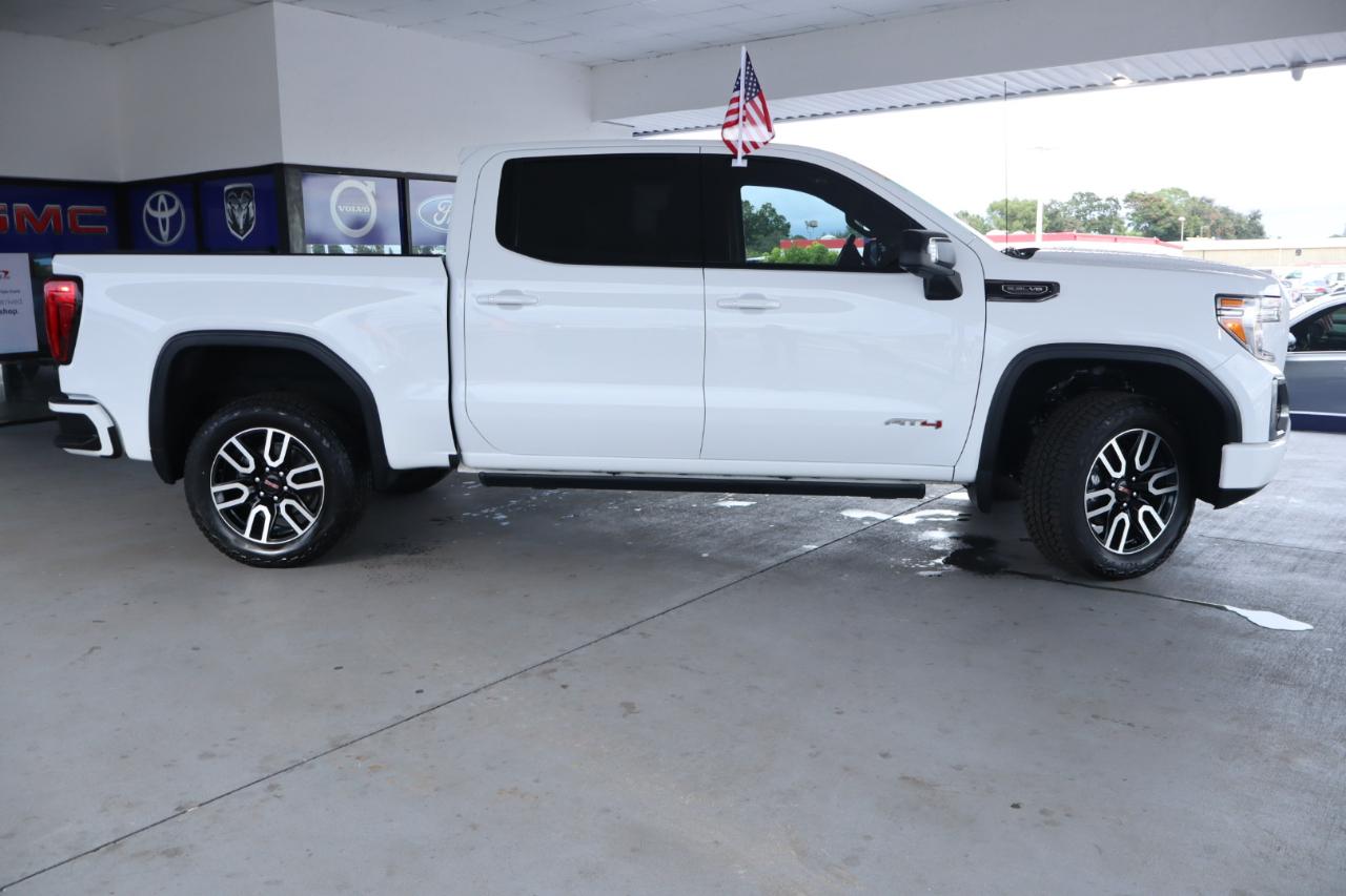 GMC Sierra 1500 4WD Crew Cab 147" AT4 2021