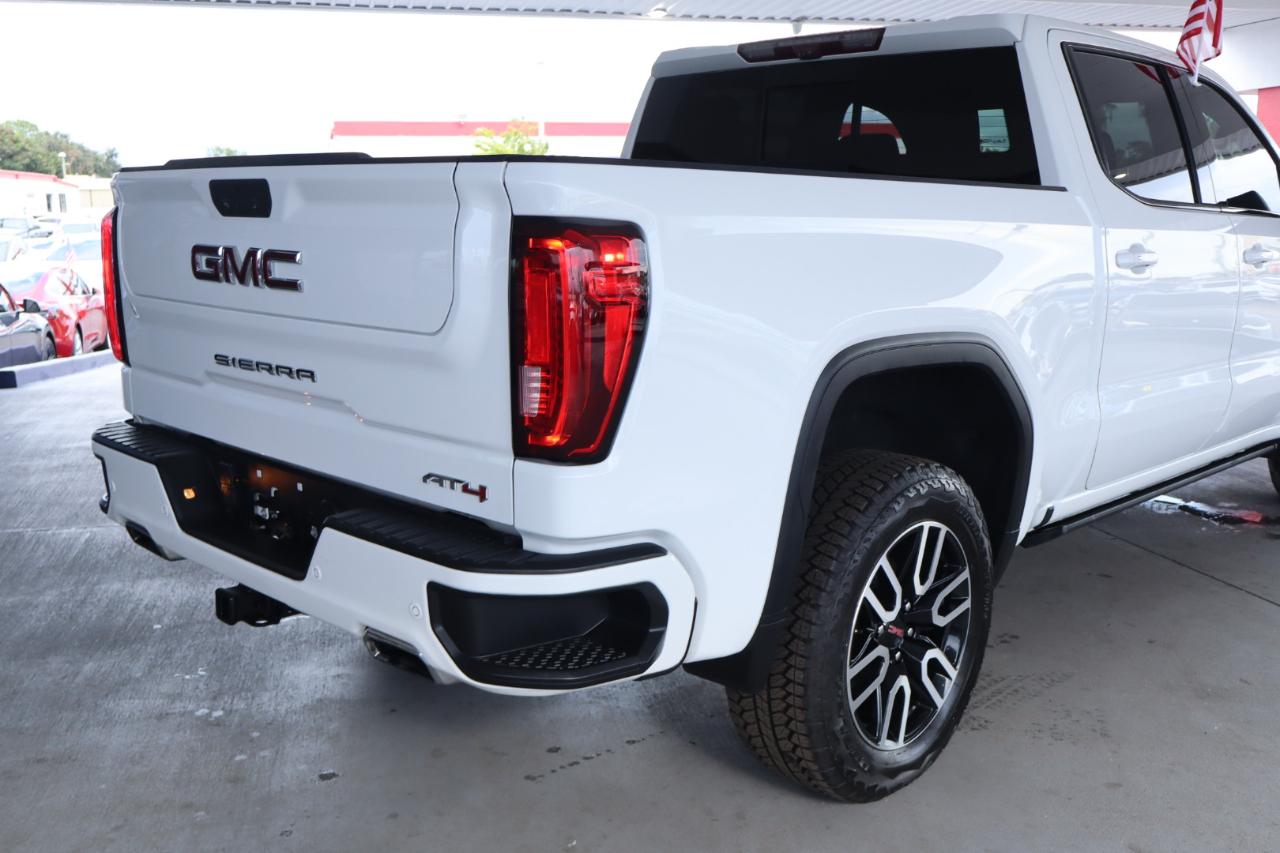GMC Sierra 1500 4WD Crew Cab 147" AT4 2021