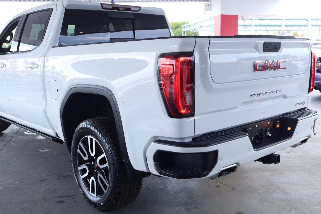 GMC Sierra 1500 4WD Crew Cab 147" AT4 2021
