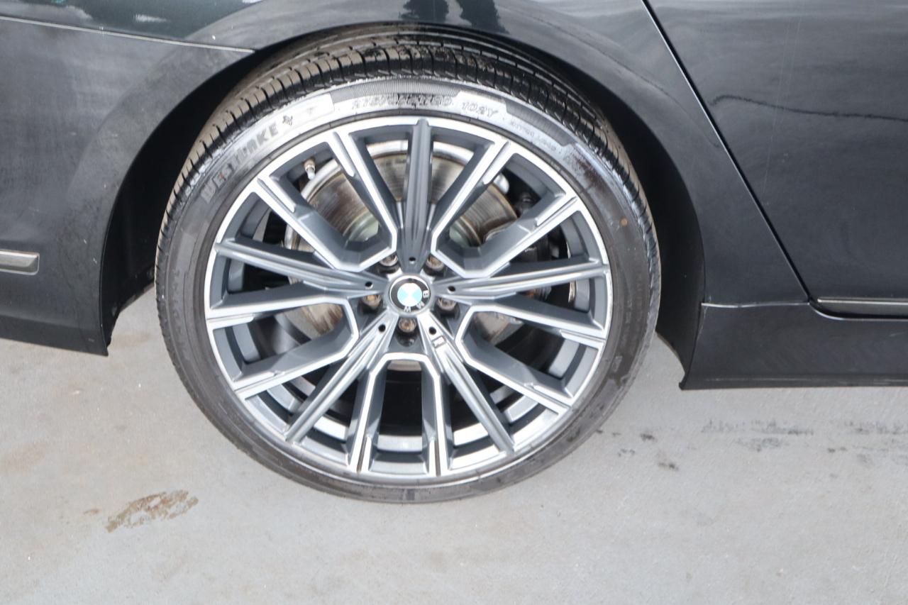 BMW 7 Series 740i Sedan 2020