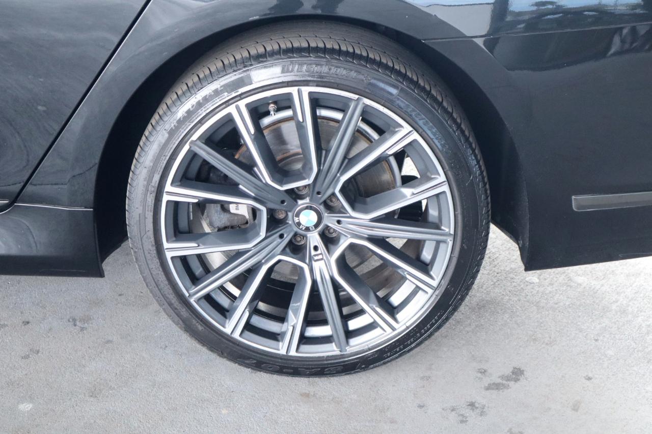BMW 7 Series 740i Sedan 2020