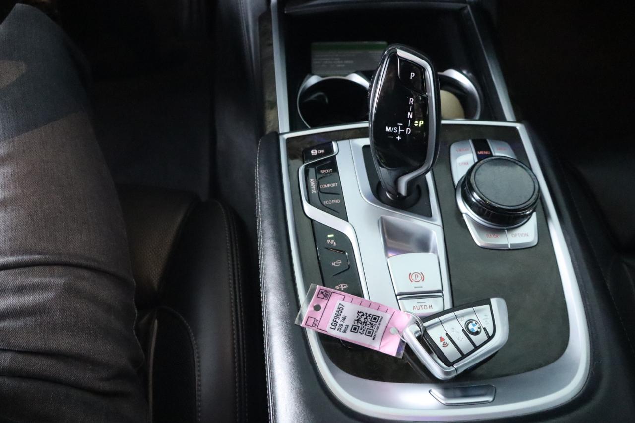 BMW 7 Series 740i Sedan 2020