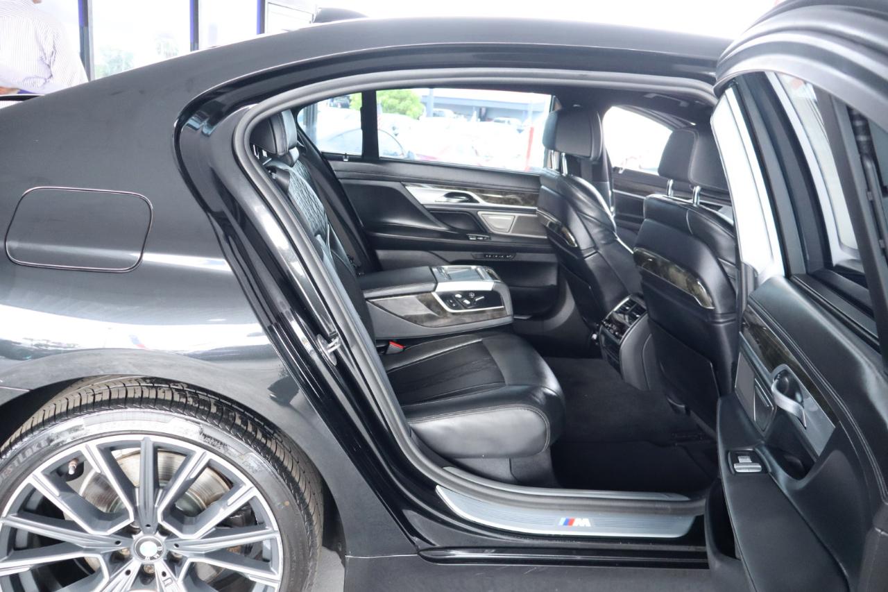 BMW 7 Series 740i Sedan 2020