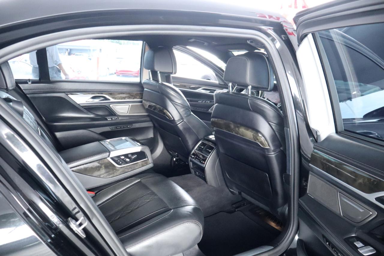 BMW 7 Series 740i Sedan 2020