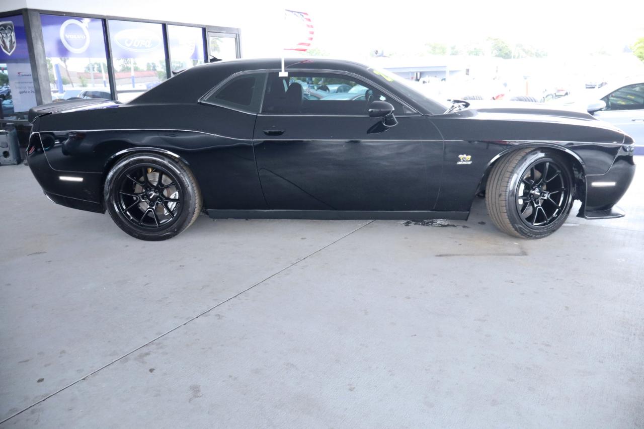 Dodge Challenger R/T Scat Pack RWD 2021