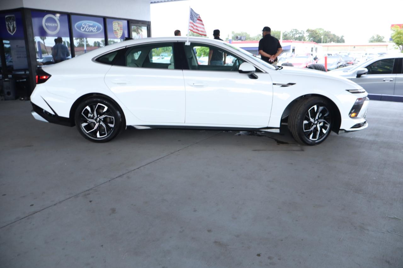 Hyundai Sonata SEL FWD 2025