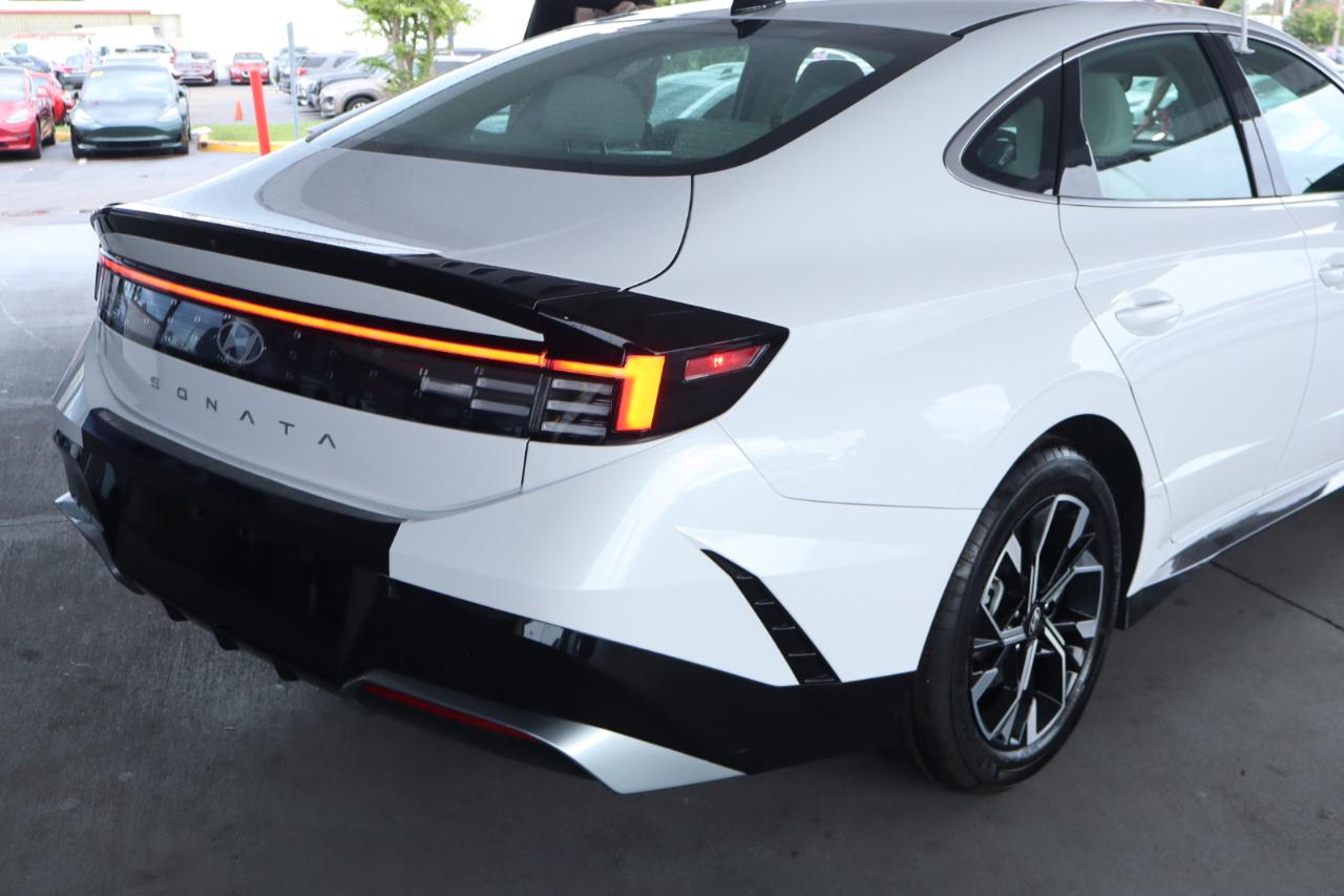 Hyundai Sonata SEL FWD 2025