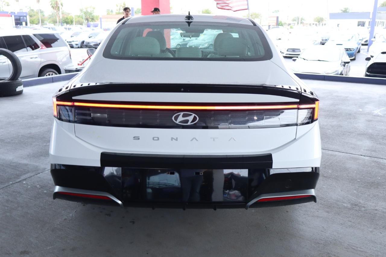 Hyundai Sonata SEL FWD 2025