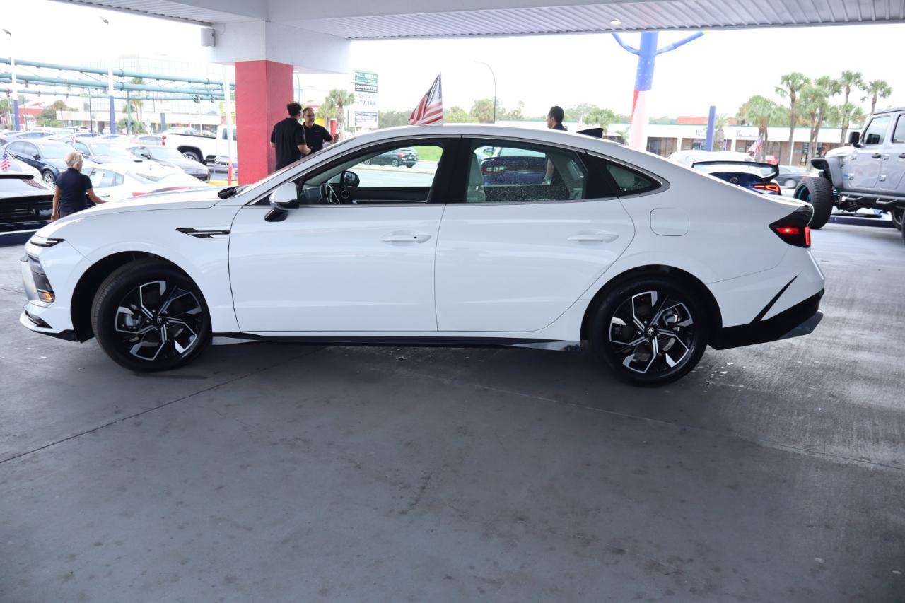 Hyundai Sonata SEL FWD 2025