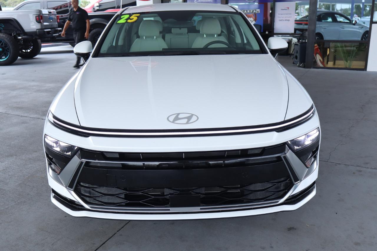 Hyundai Sonata SEL FWD 2025