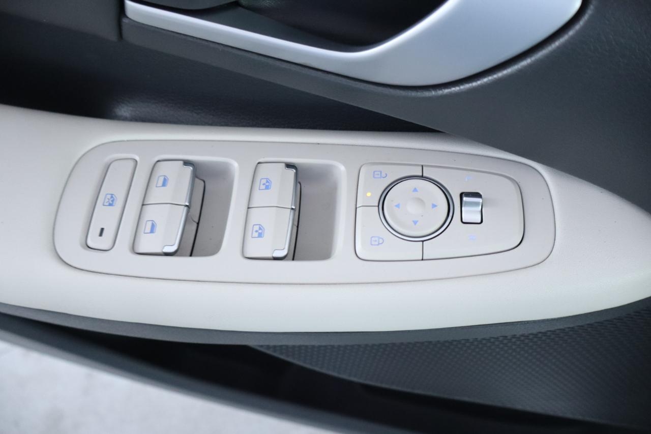 Hyundai Sonata SEL FWD 2025