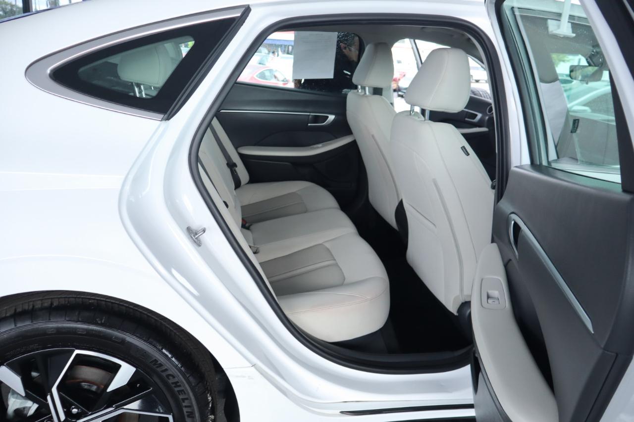 Hyundai Sonata SEL FWD 2025