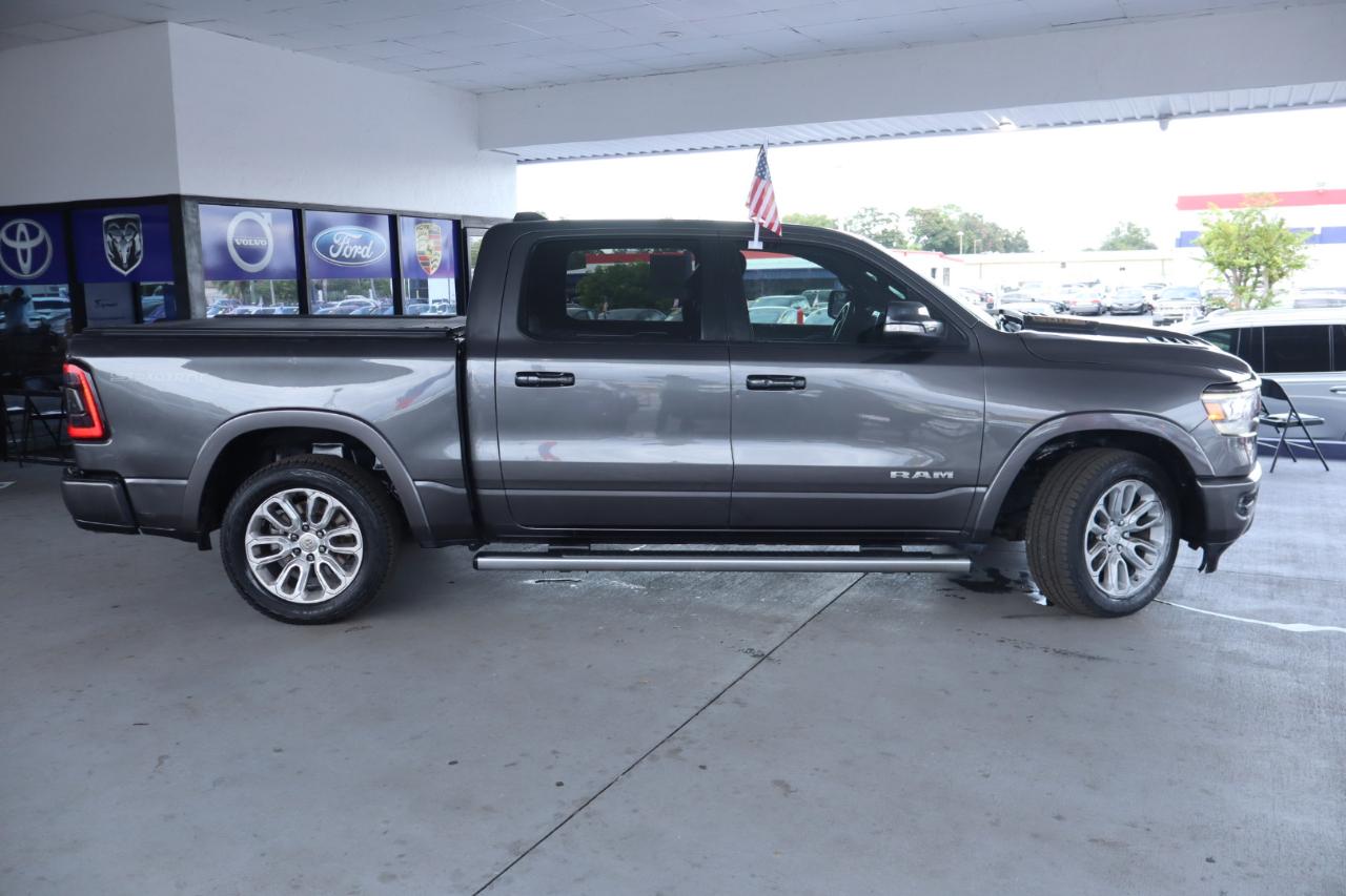 RAM 1500 Laramie 4x4 Crew Cab 5'7" Box 2021