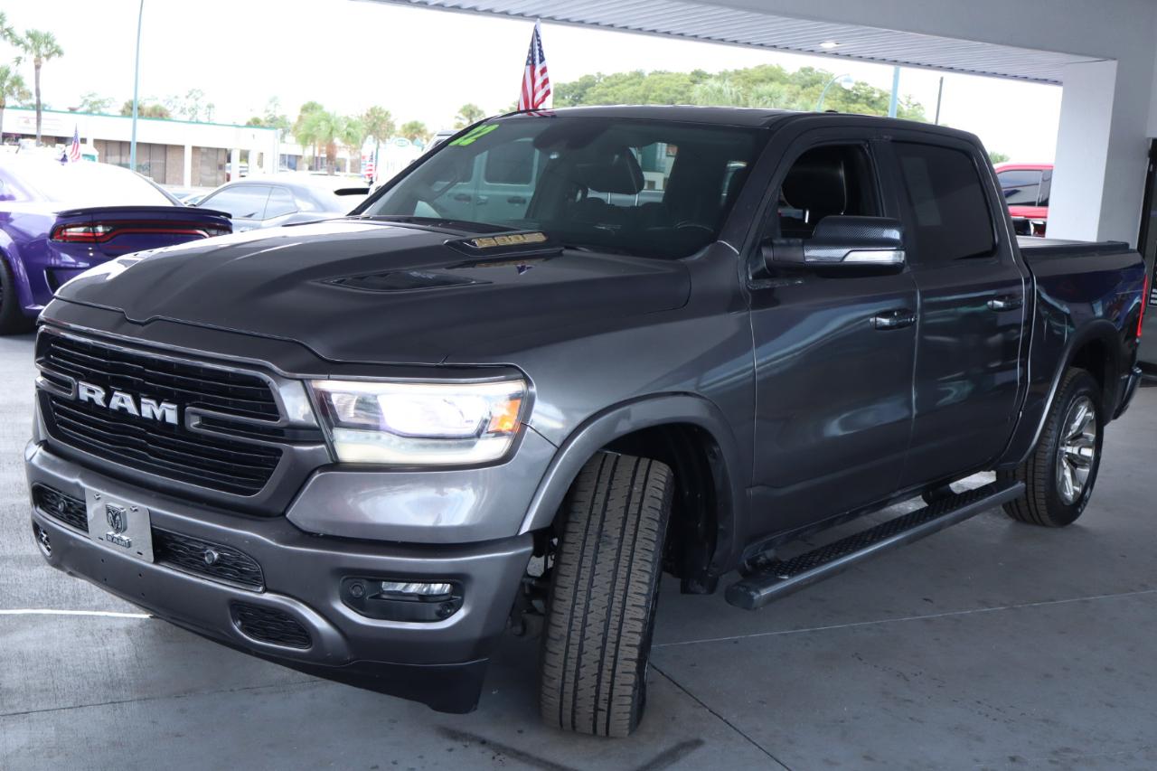 RAM 1500 Laramie 4x4 Crew Cab 5'7" Box 2021