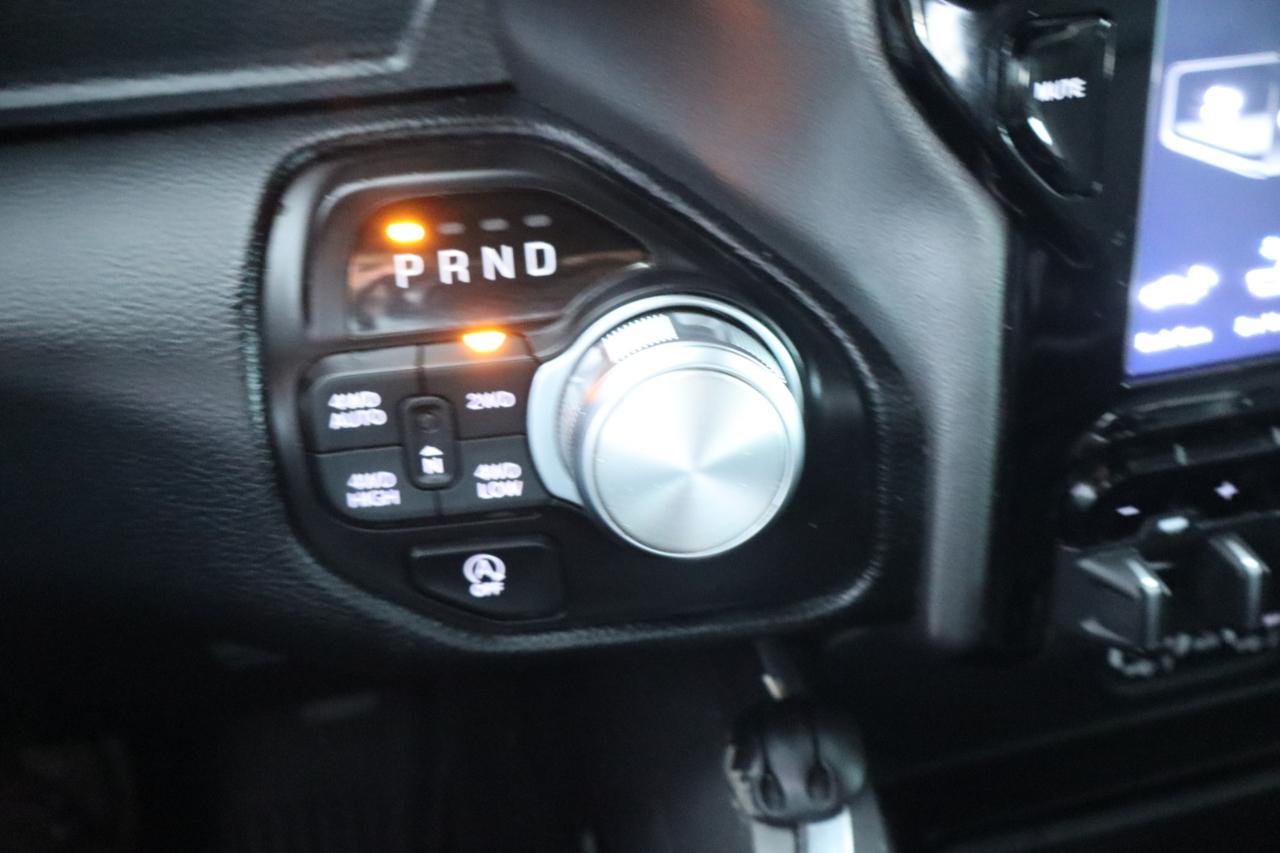 RAM 1500 Laramie 4x4 Crew Cab 5'7" Box 2021