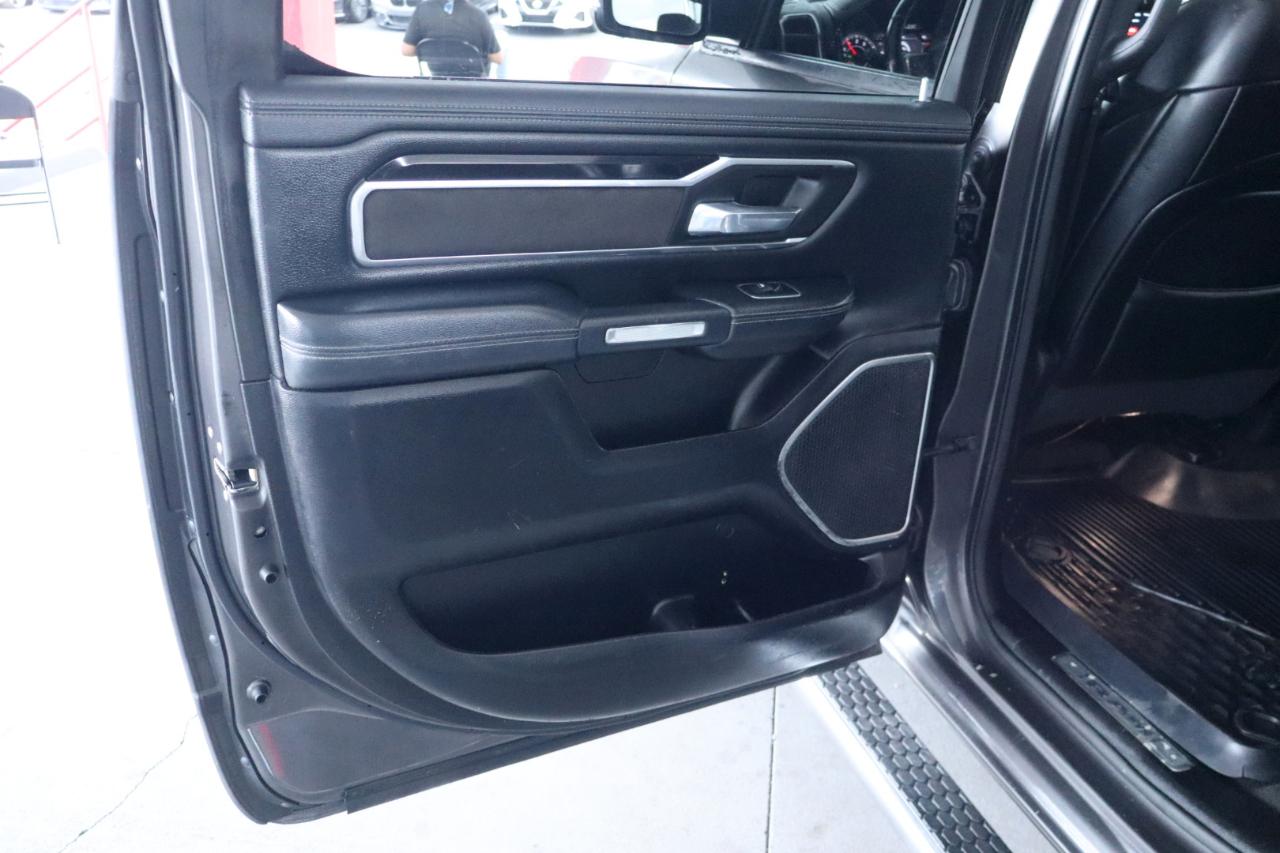 RAM 1500 Laramie 4x4 Crew Cab 5'7" Box 2021