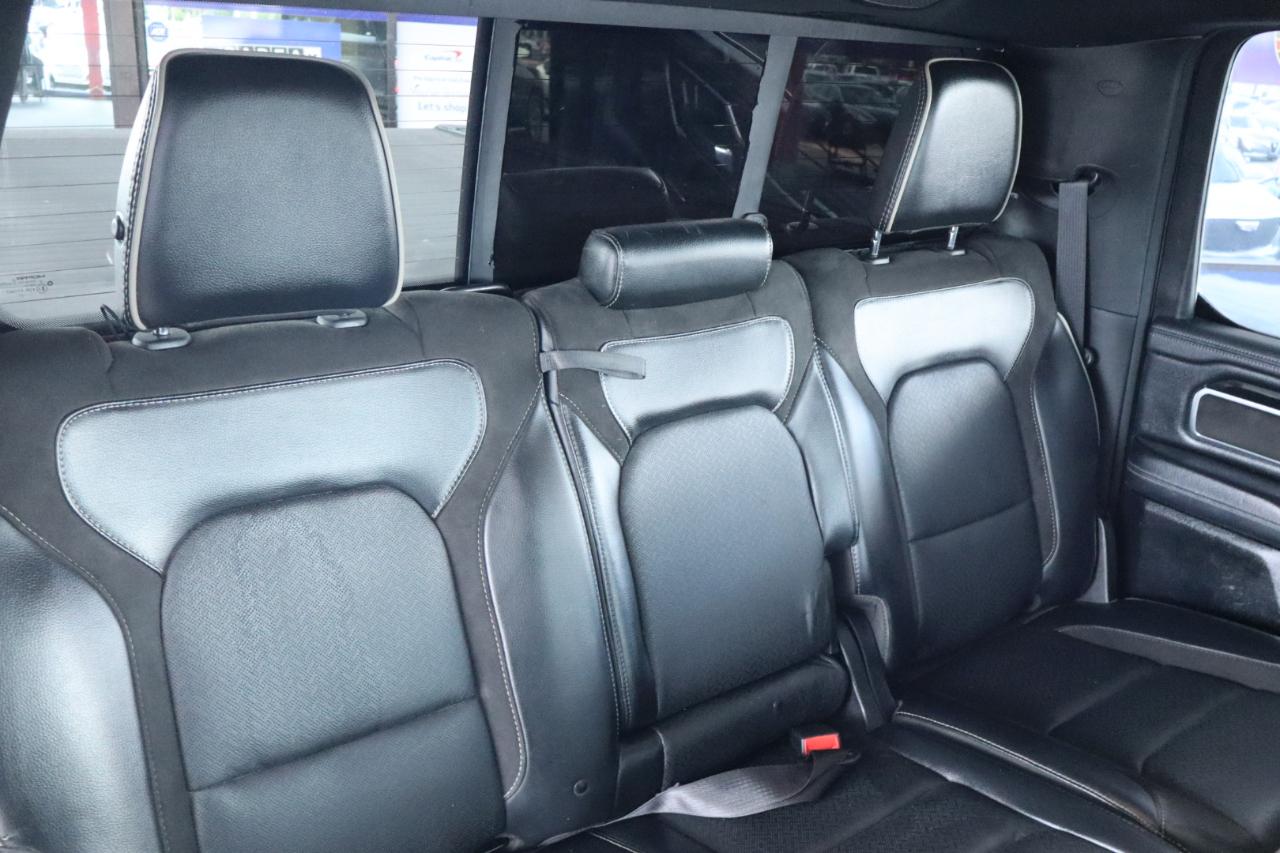 RAM 1500 Laramie 4x4 Crew Cab 5'7" Box 2021