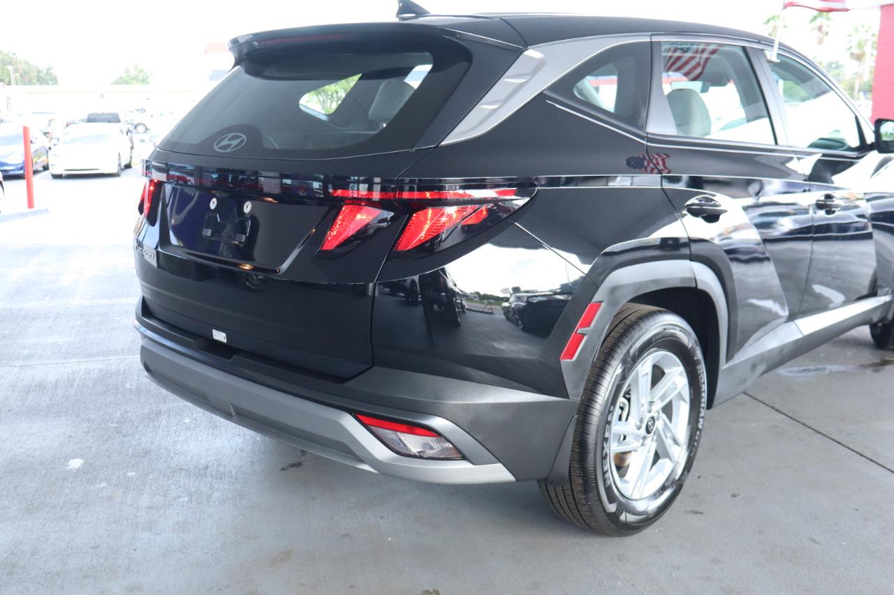 Hyundai Tucson SE FWD 2026