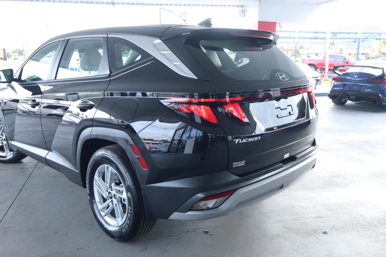 Hyundai Tucson SE FWD 2026