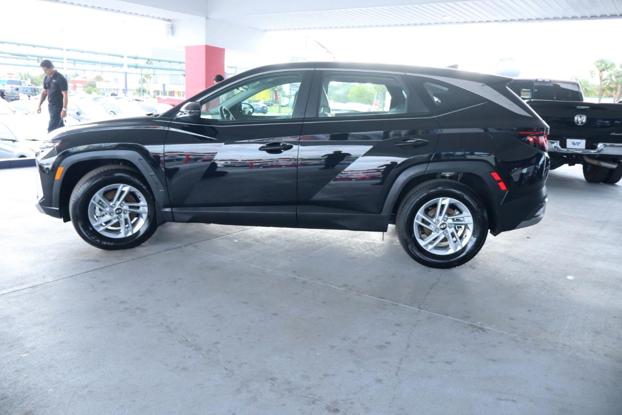Hyundai Tucson SE FWD 2026