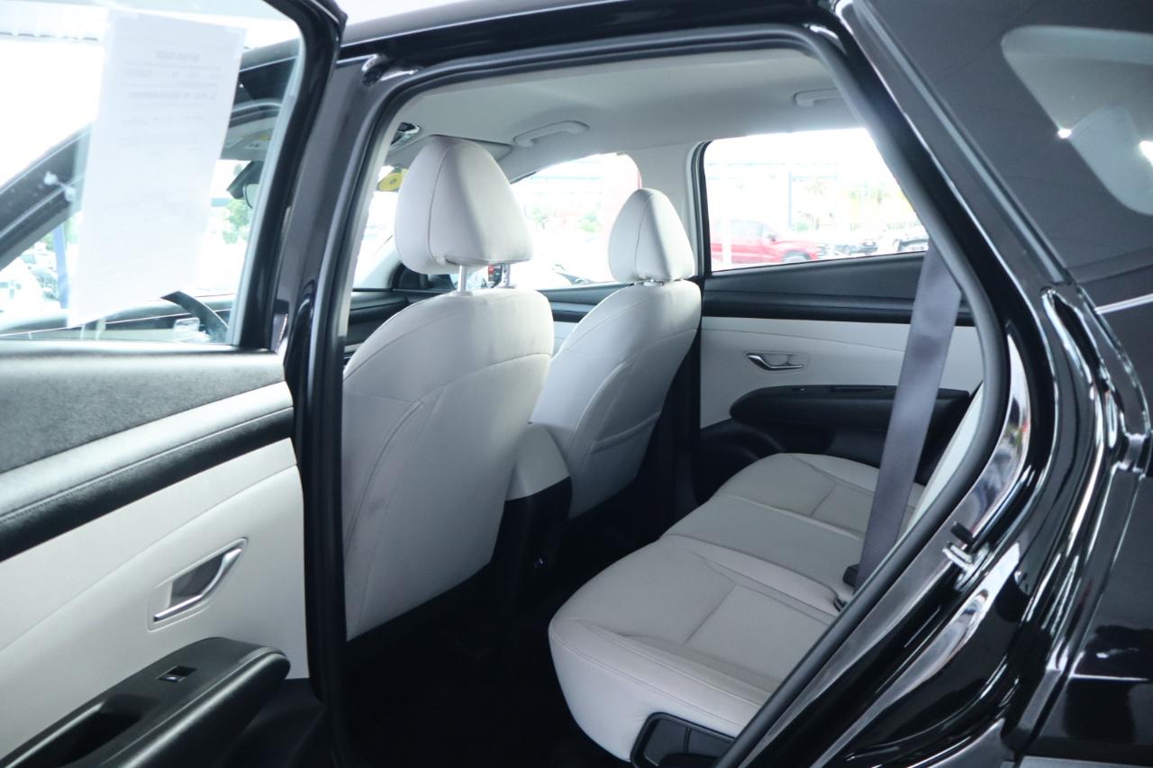Hyundai Tucson SE FWD 2026