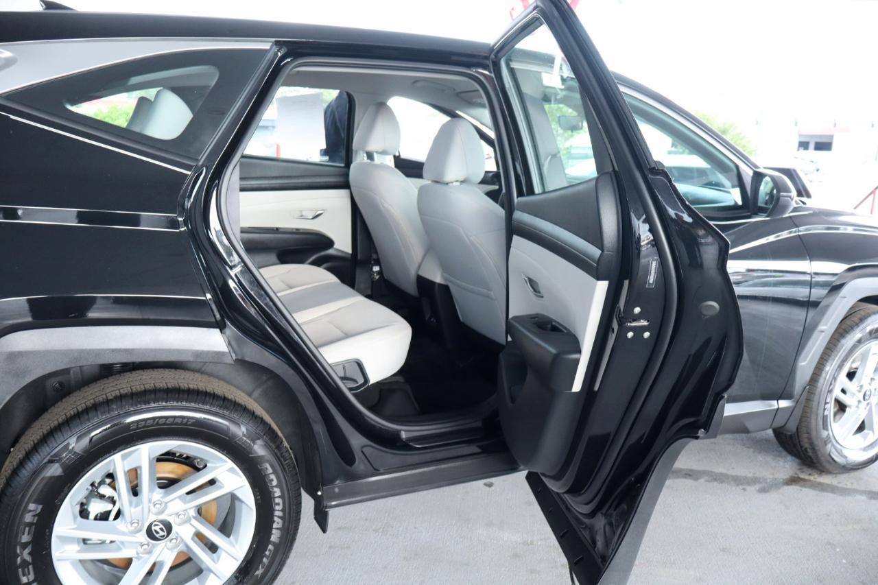 Hyundai Tucson SE FWD 2026