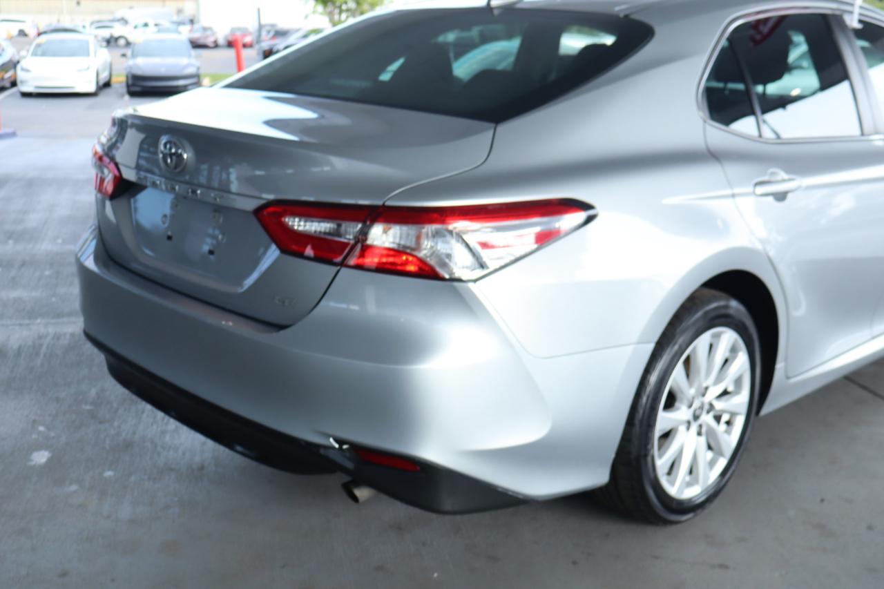 Toyota Camry LE Auto (Natl) 2020