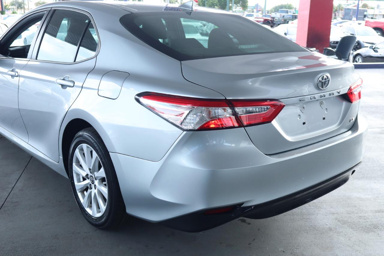 Toyota Camry LE Auto (Natl) 2020