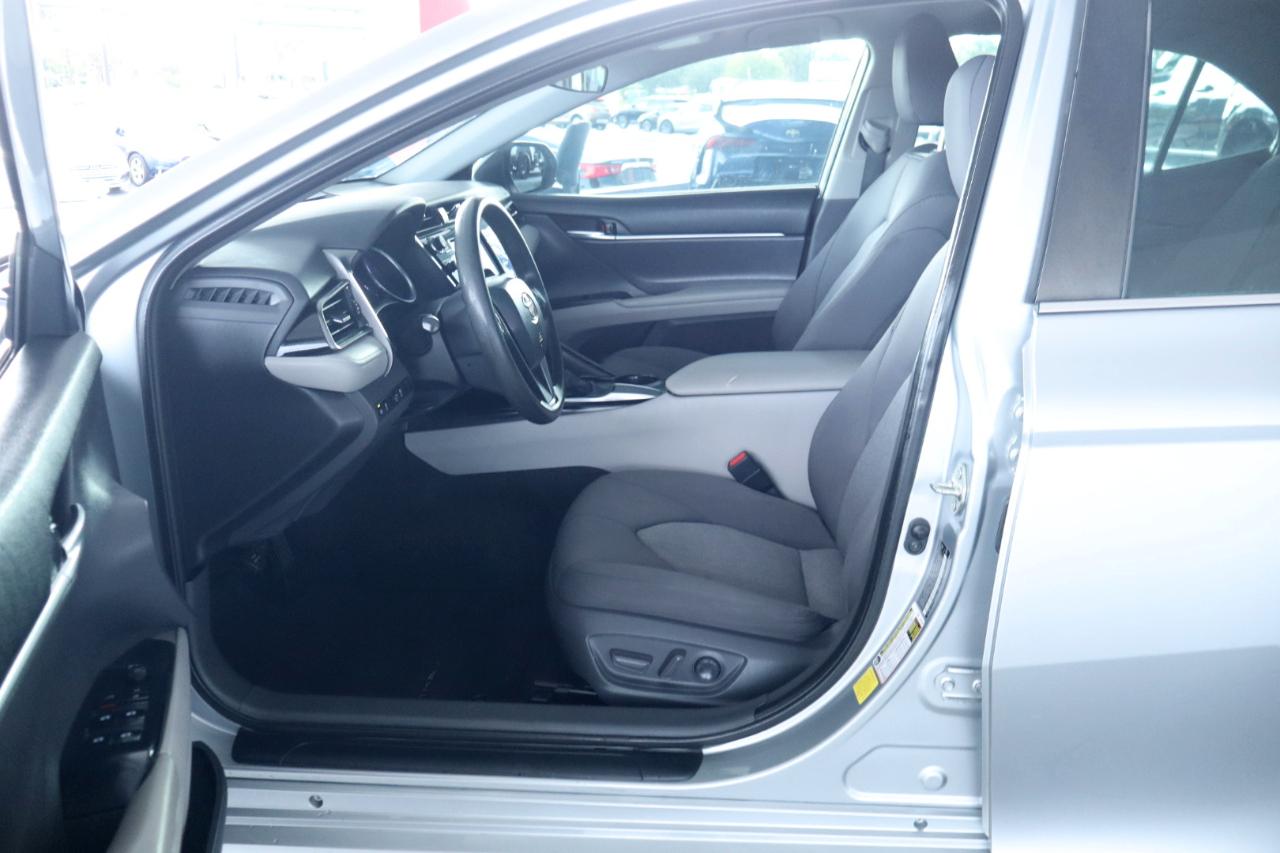 Toyota Camry LE Auto (Natl) 2020