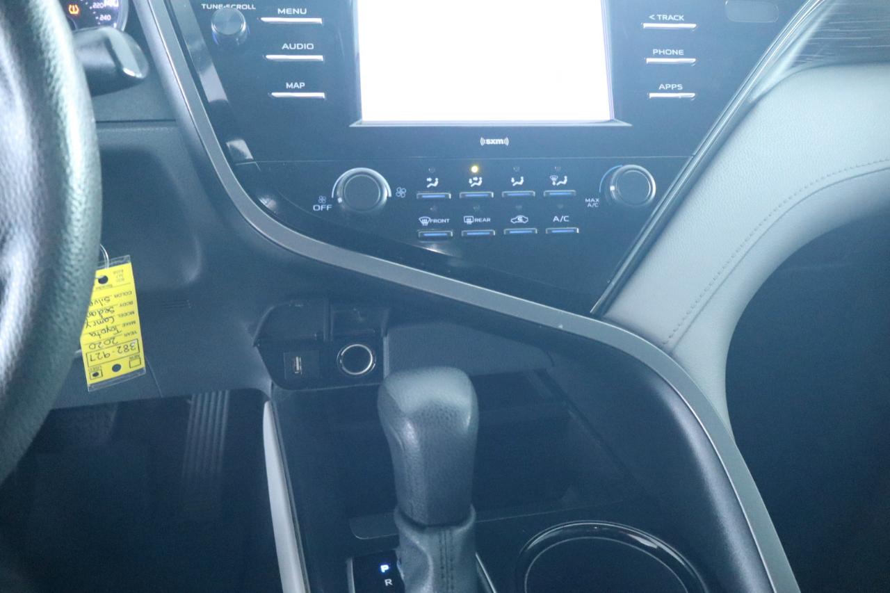 Toyota Camry LE Auto (Natl) 2020