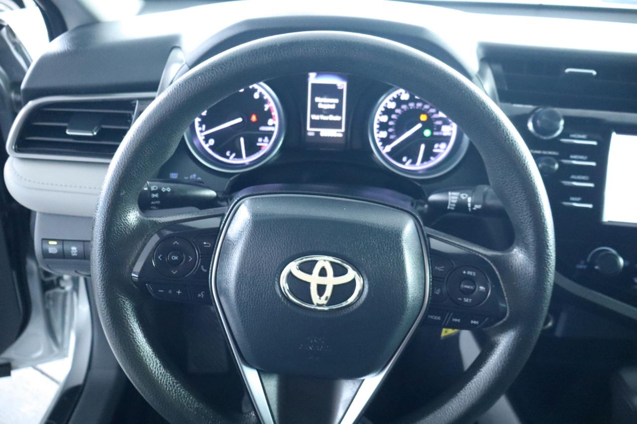 Toyota Camry LE Auto (Natl) 2020