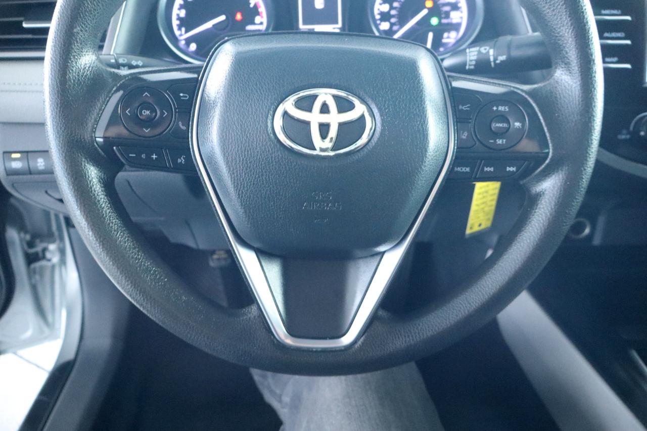 Toyota Camry LE Auto (Natl) 2020