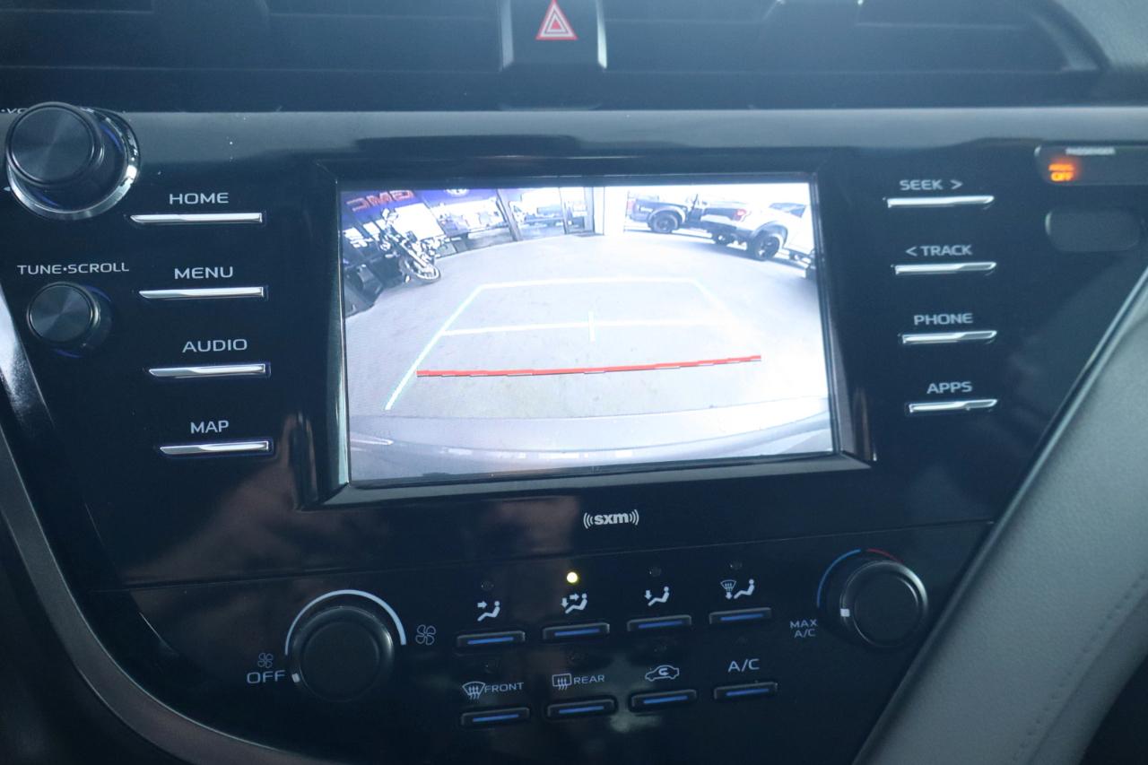 Toyota Camry LE Auto (Natl) 2020