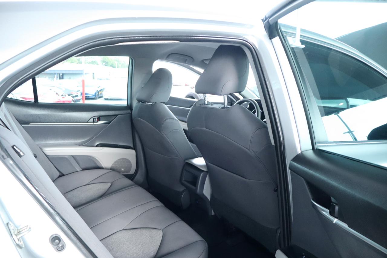 Toyota Camry LE Auto (Natl) 2020