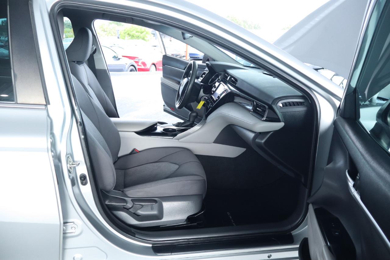 Toyota Camry LE Auto (Natl) 2020