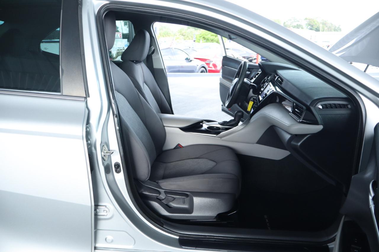 Toyota Camry LE Auto (Natl) 2020