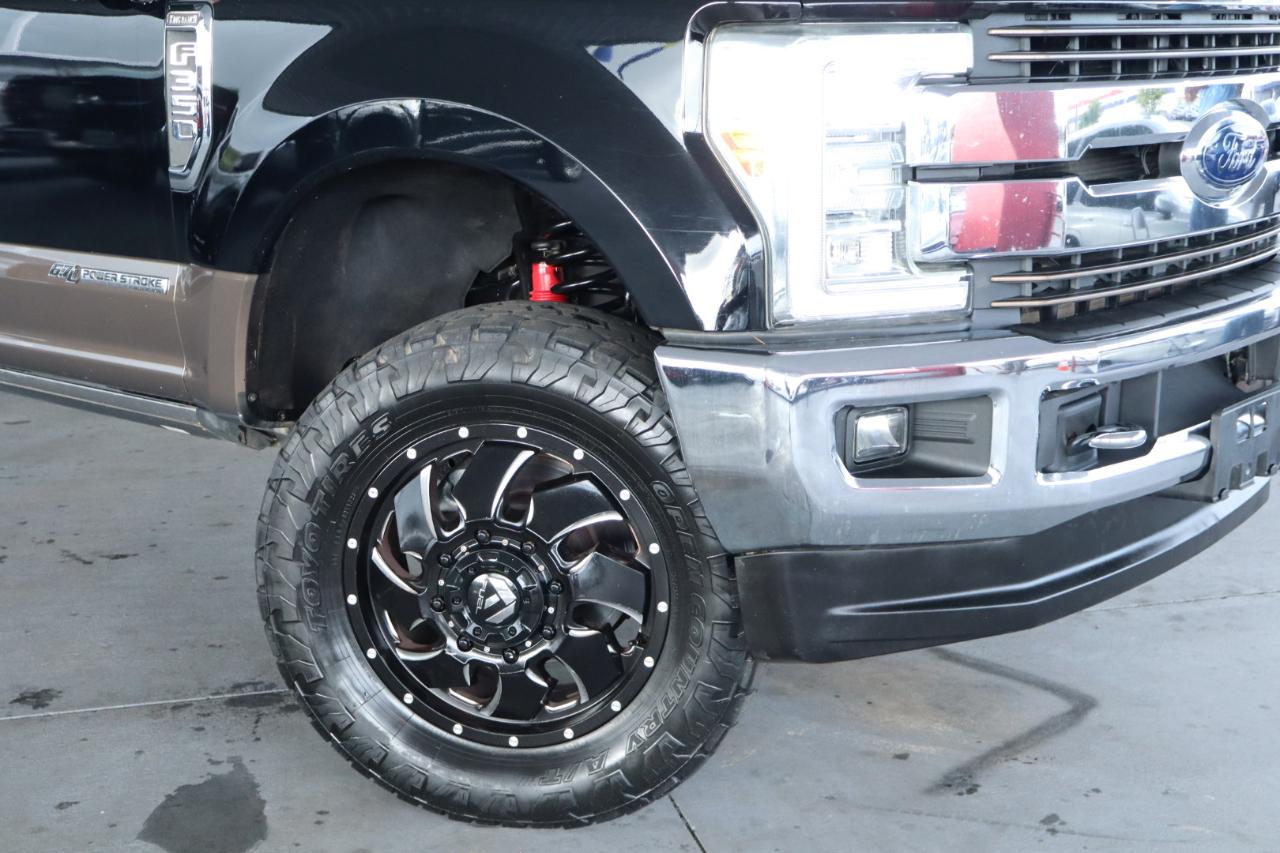 Ford Super Duty F-350 DRW King Ranch 4WD Crew Cab 8' Box 2017